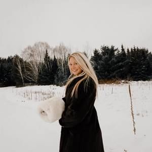 Meet your Posher, Charlotte